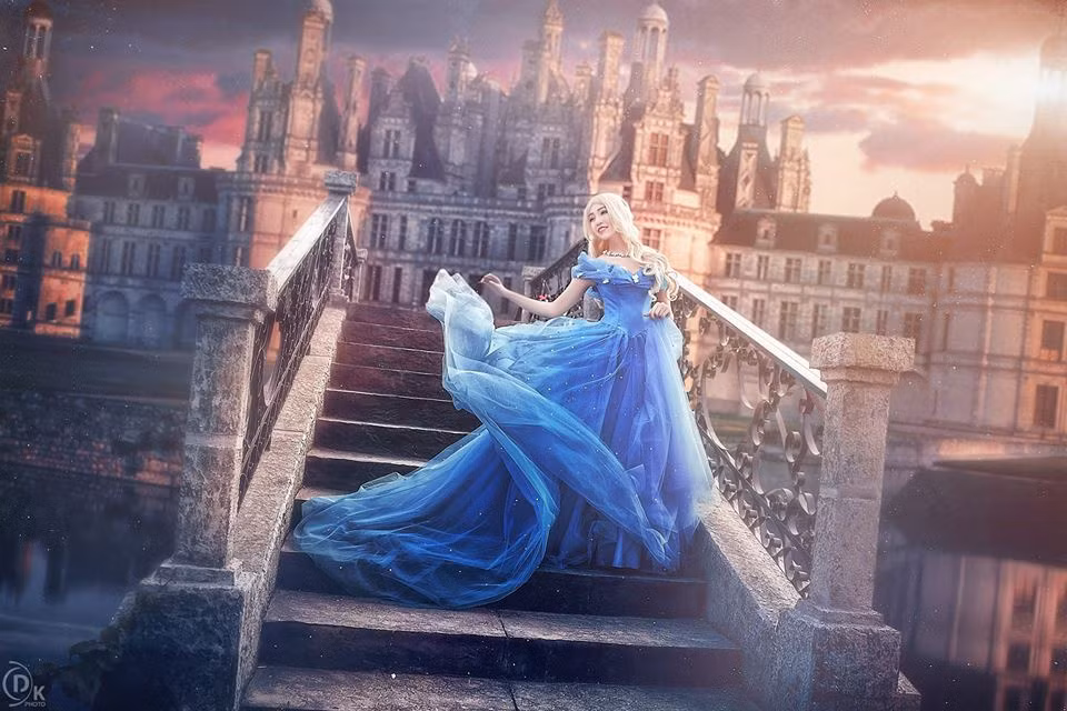 Phong trào cosplay Lọ lem xuất hiện và dần trở nên phổ biến hơn. Công chúa cosplay Nguyễn Khánh Chi đã "mở hàng" với bộ ảnh Lọ lem theo phong cách manip cực "ảo diệu". Ảnh: DK Manip.