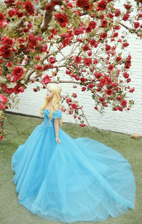  Bộ phim Cinderella - Nàng Lọ lem vừa công chiếu chưa lâu nhưng hình tượng nữ nhân vật chính đã ngay lập tức quyến rũ, làm mê mẩn nhiều bạn trẻ Việt.