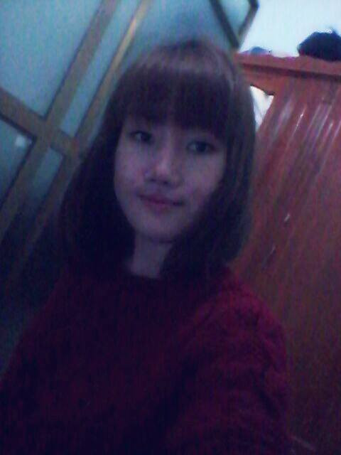 Được biết, trước đây do bị tật sứt môi hở hàm ếch, Ngọc Lê không những nhìn khá xấu xí mà cô còn gặp khó khăn trong lúc nói chuyện, phát âm.