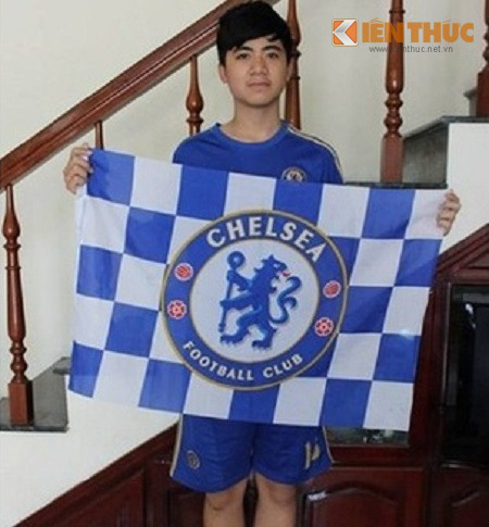 Tiet lo cua fan nhi Viet duoc ong chu Chelsea tang qua