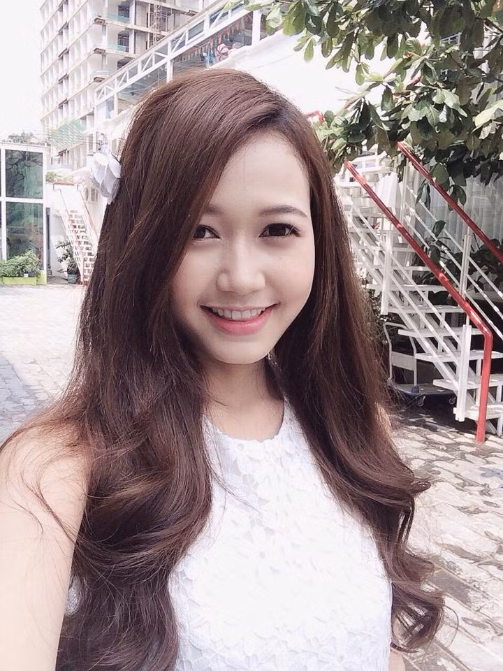 Hiện tại, Nhung đang rất cố gắng để hoàn thành tốt các công việc của mình. Nuôi sở thích và đam mê về nghệ thuật, cô nàng muốn được sống mãi và tận hưởng đời sống của những người làm nghệ thuật, để thấy mãn nguyện và có thêm động lực bước tiếp.