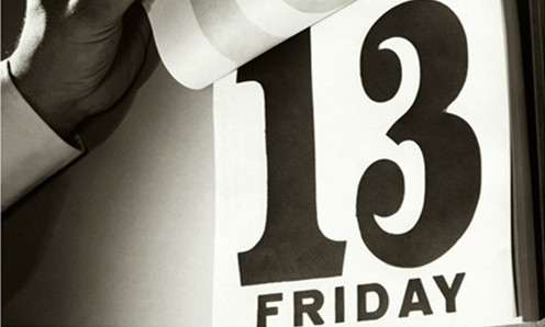 Đọc được những thông tin này, dân mạng thường biến tấu thành nhiều câu chuyện khác nhau, chủ yếu nói về những sự xui xẻ, những tai nạn từ qua loa đến nghiêm trọng... như một cách hùa theo ý nghĩa của ngày thứ sáu đen tối.