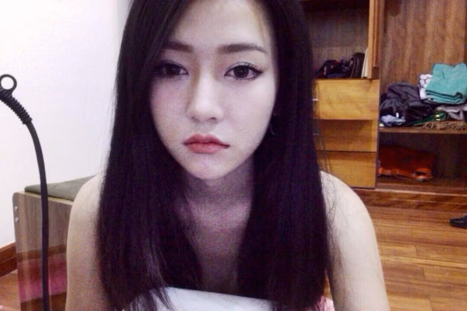 Không phải là một hot teen, hot girl quá đình đám nhưng Vy Ngọc cũng đang rất được nhiều bạn trẻ Việt Nam yêu mến bởi ngoại hình long lanh của mình.