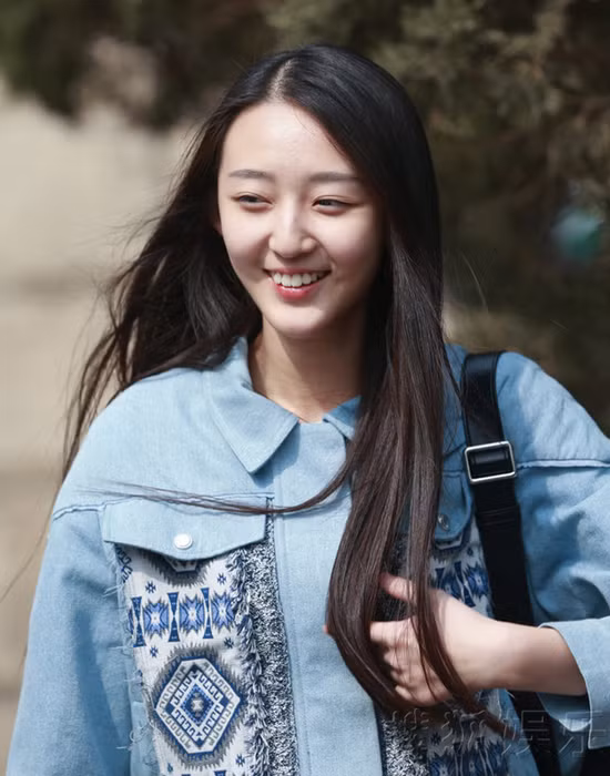 Xinh dep den truong thi, nu sinh bat ngo noi tieng-Hinh-9