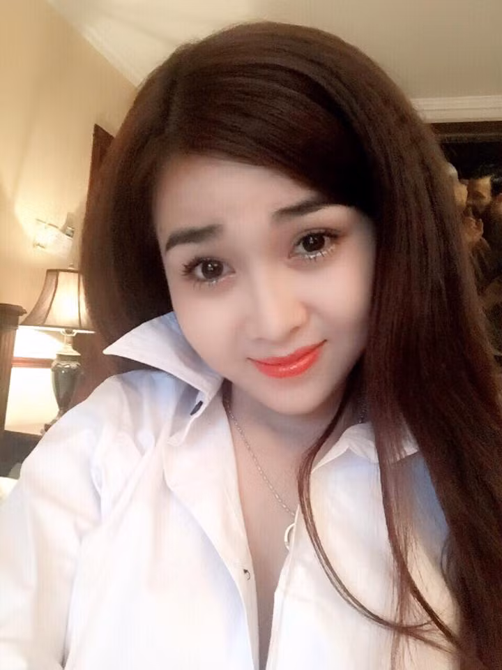 Trở về Việt Nam, Kiều Ni nhận thấy bản thân là người yêu thích sự trẻ trung, sôi động, lại "say" cái nghề tạo nên bầu không khí vui vẻ cho mọi người nên đã thuyết phục bố mẹ cho phép và tạo điều kiện để trở thành một nữ DJ.