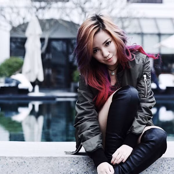 Nữ blogger chân ngắn đang học năm thứ hai ngành Quản lý Nghệ thuật, Học viện nghệ thuật Nanyang (NAFA).