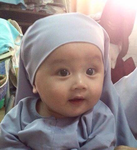 Em be xinh nhu thien than duoc nuoi trong chua gay sot-Hinh-4