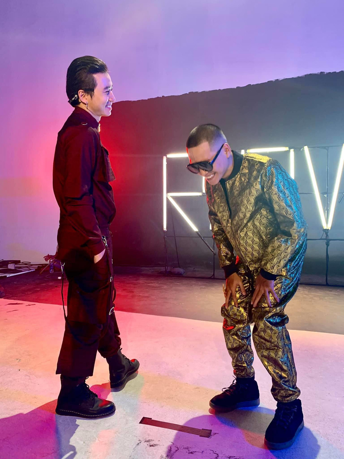 Karik và Wowy một chín một mười về gu thời trang cực chất.