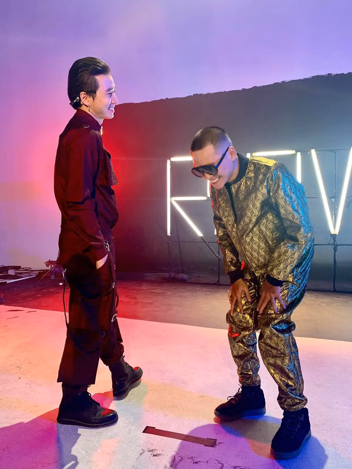 Karik và Wowy một chín một mười về gu thời trang cực chất.