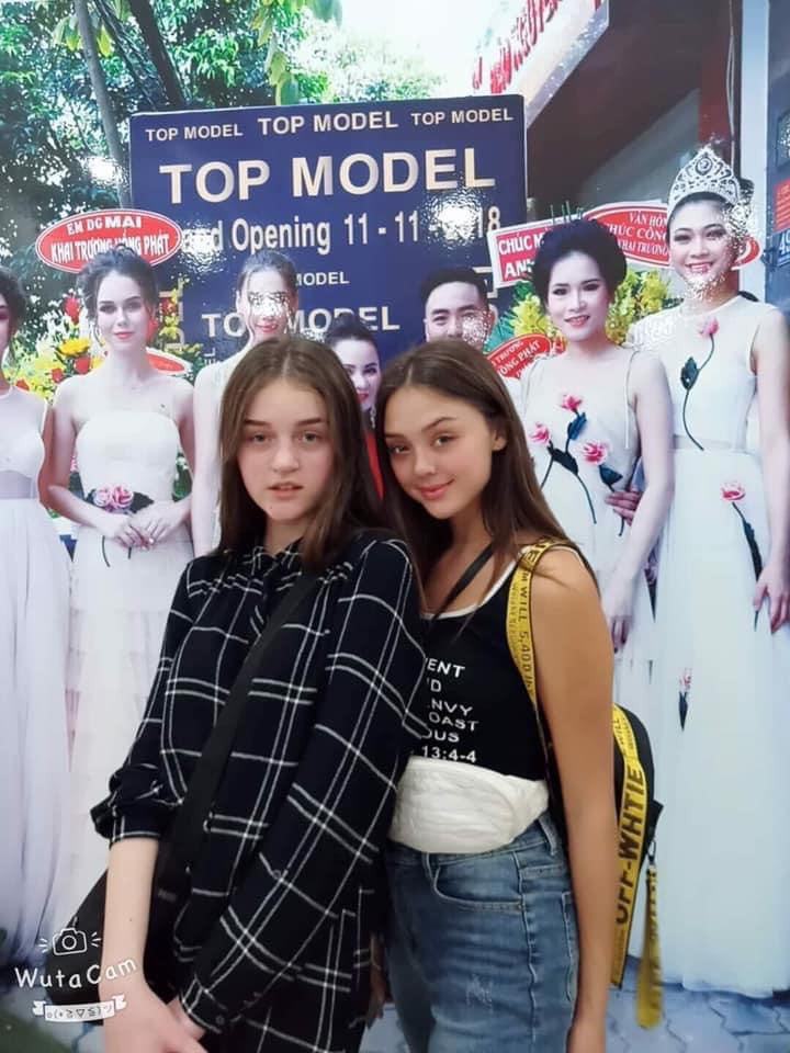 Trong những bức ảnh đời thường, Dianka sở hữu gu thời trang đơn giản, năng động không quá cầu kì.