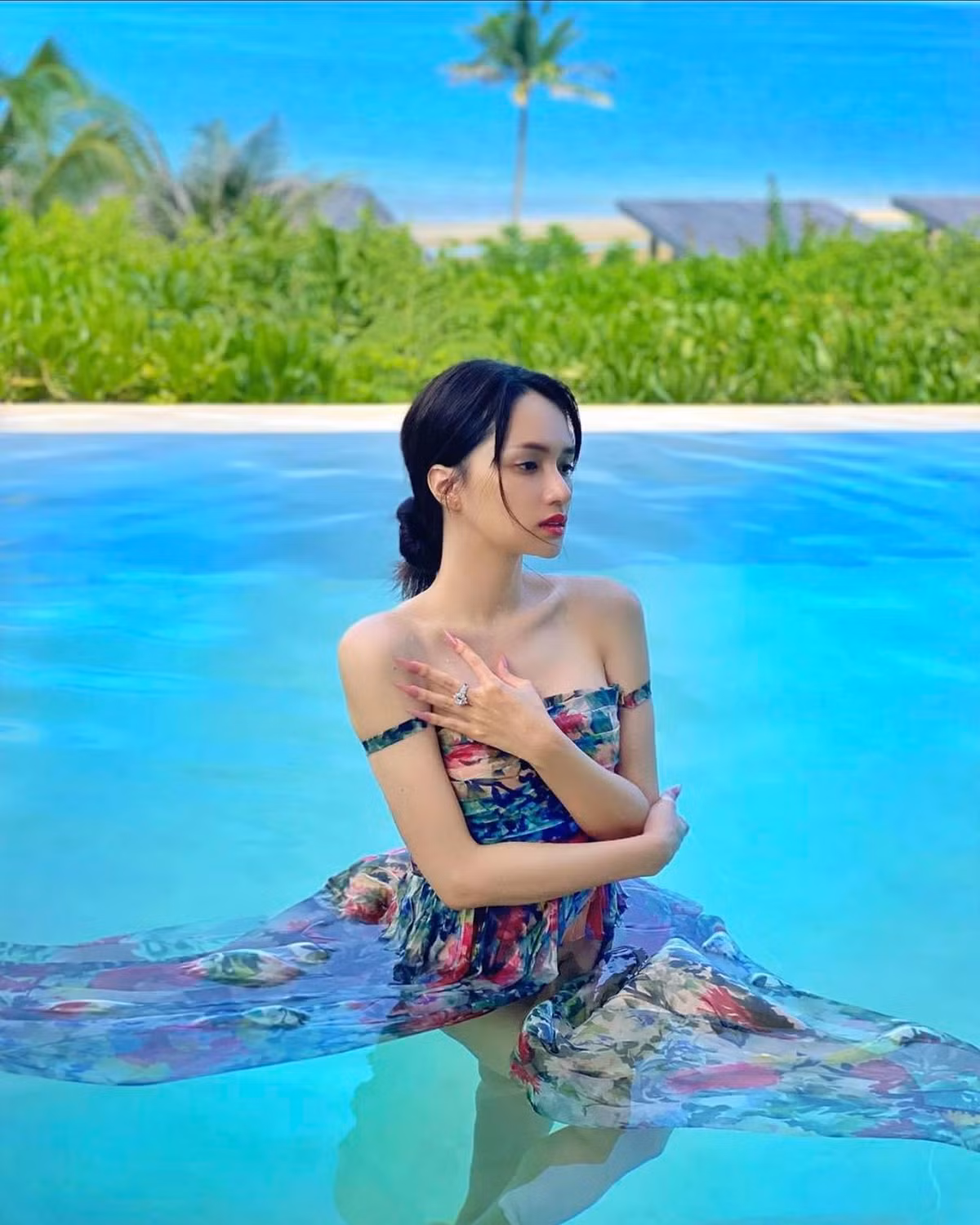 Bên cạnh ăn uống, tập thể dục cũng đóng vai trò vô cùng quan trọng. Hương Giang tập gym 2 tiếng 1 ngày và lựa chọn bài tập phù hợp với vóc dáng của mình.