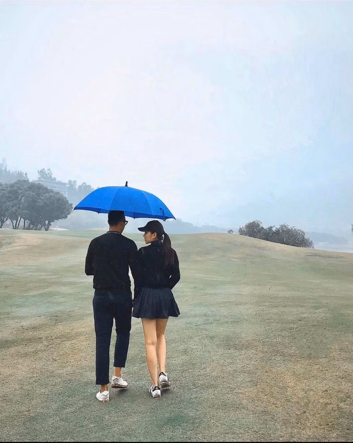 Tình yêu đẹp của Thu Hoài khiến fan tan chảy và đồng loạt chúc phúc cho nữ MC xinh đẹp, tài giỏi.