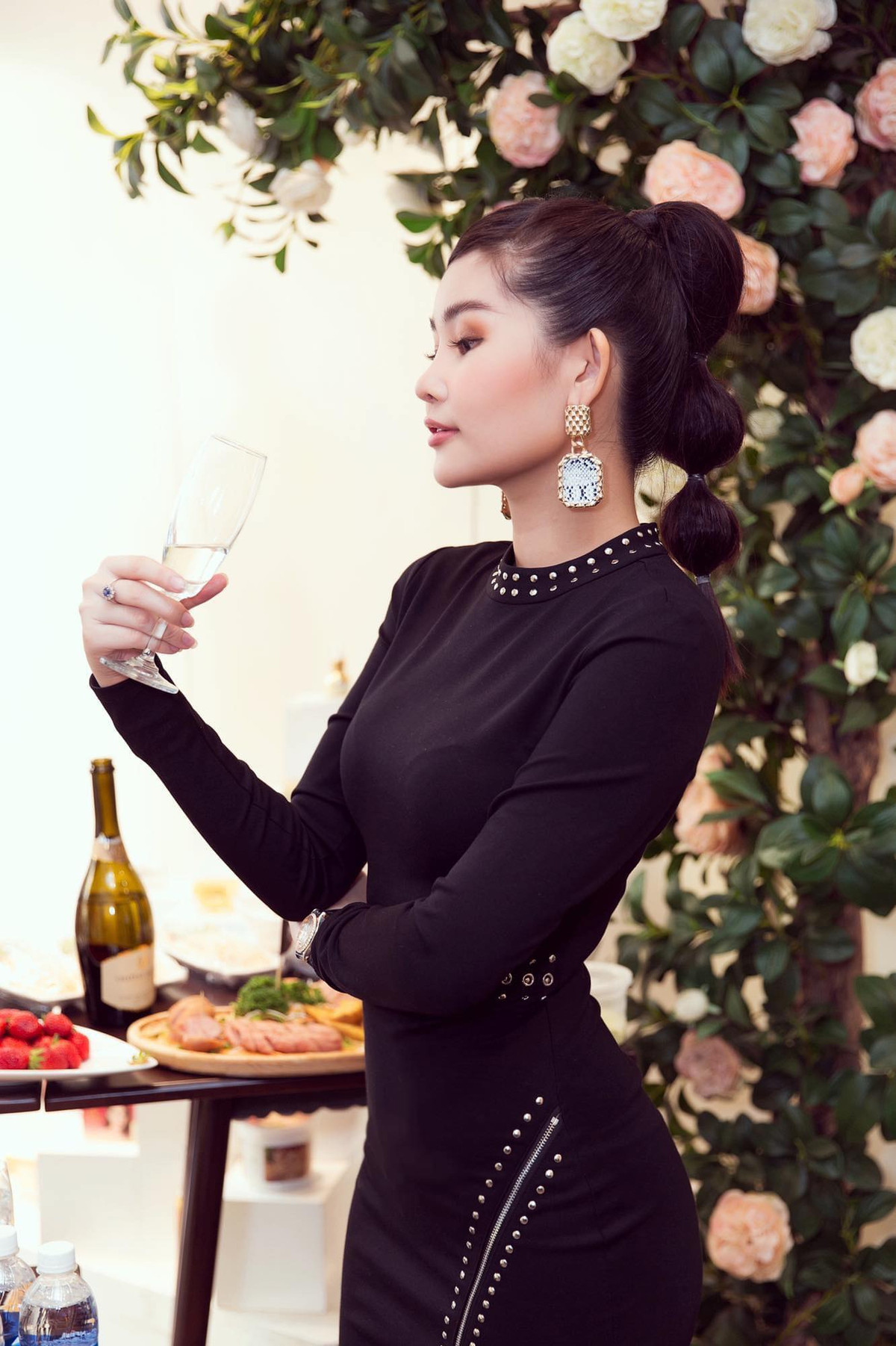 Vẻ đẹp trưởng thành, dịu dàng của cô nàng 25 tuổi.