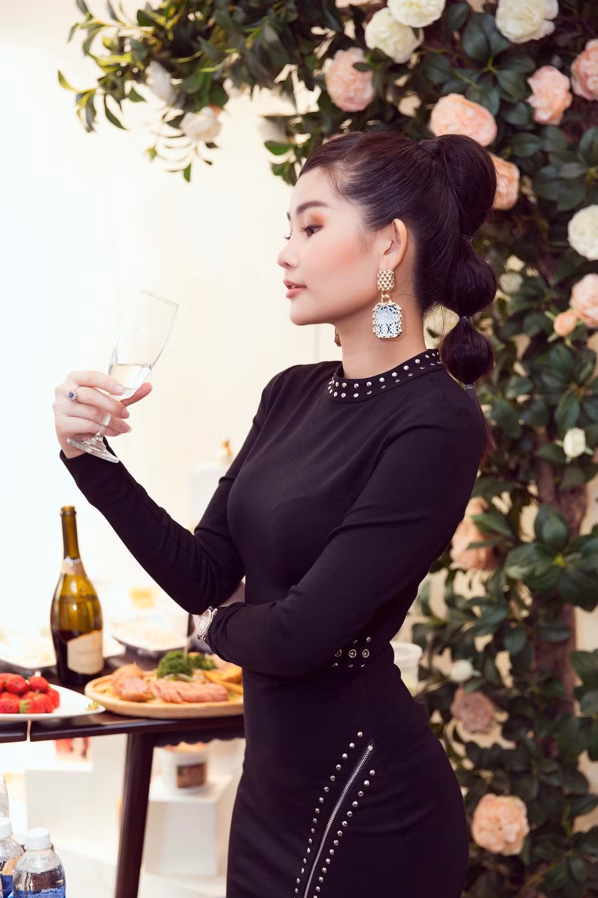 Vẻ đẹp trưởng thành, dịu dàng của cô nàng 25 tuổi.