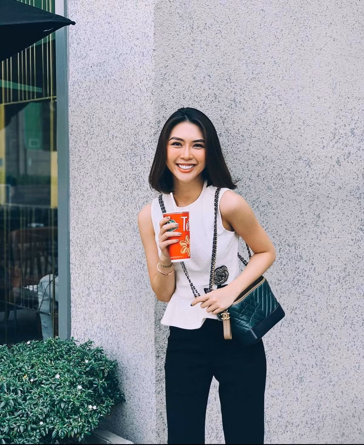 Trước đây hình ảnh của Tường Linh gắn liền với phong cách dịu dàng, nữ tính.