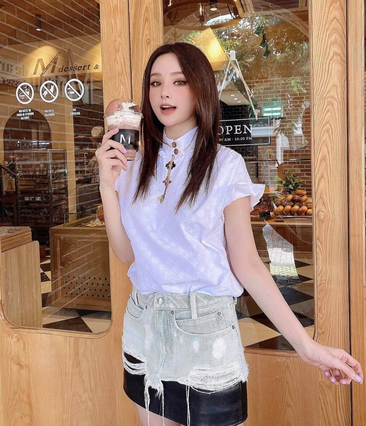 Huyền Baby được chồng đại gia cưng chiều hết mực, sốc trong biệt thự triệu đô và một gia đình viên mãn. 