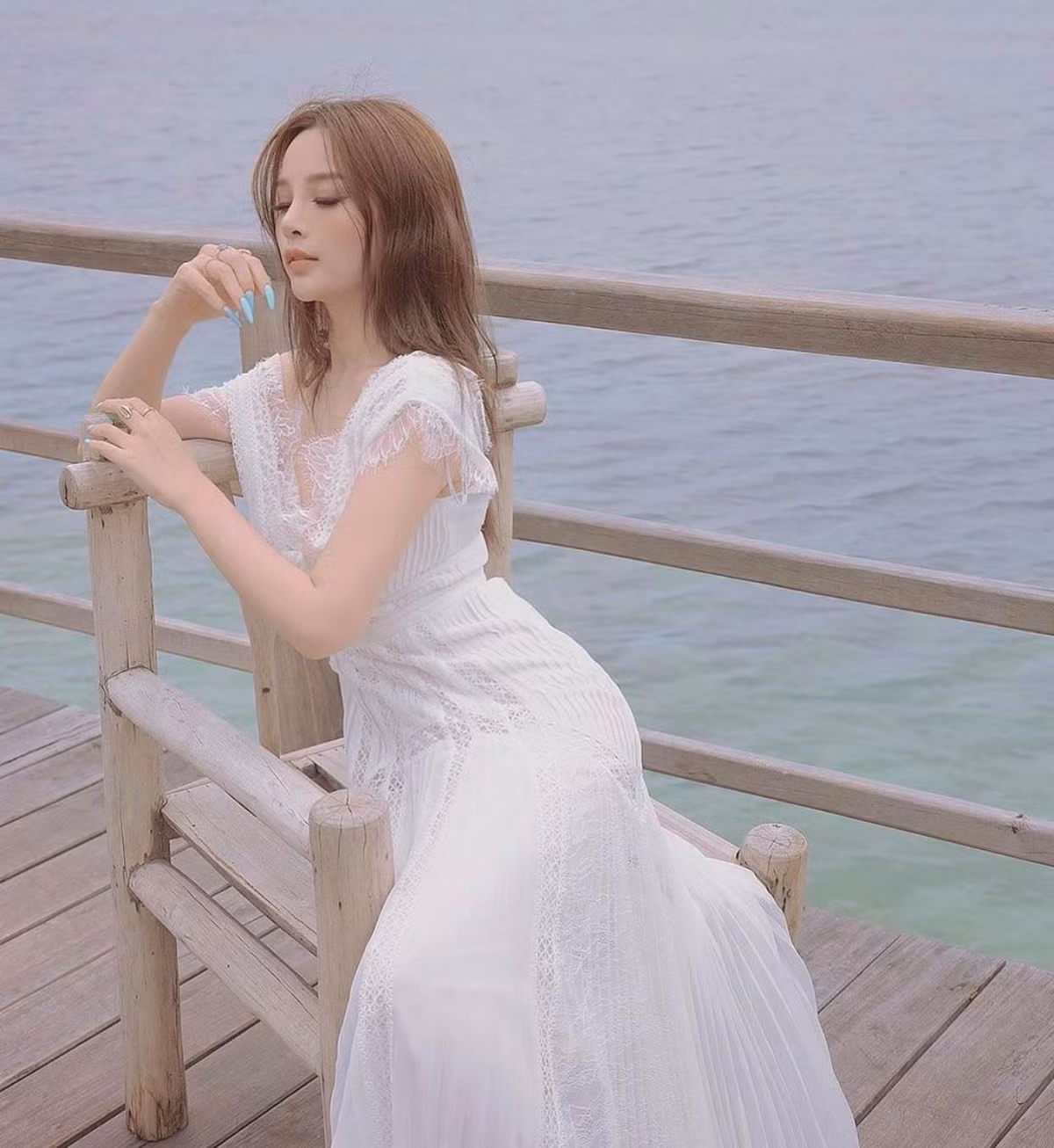 Dù đã bước sang tuổi 31 nhưng Huyền Baby vẫn giữ được vẻ đẹp tươi trẻ cùng đường cong cơ thể chuẩn không cần chỉnh.