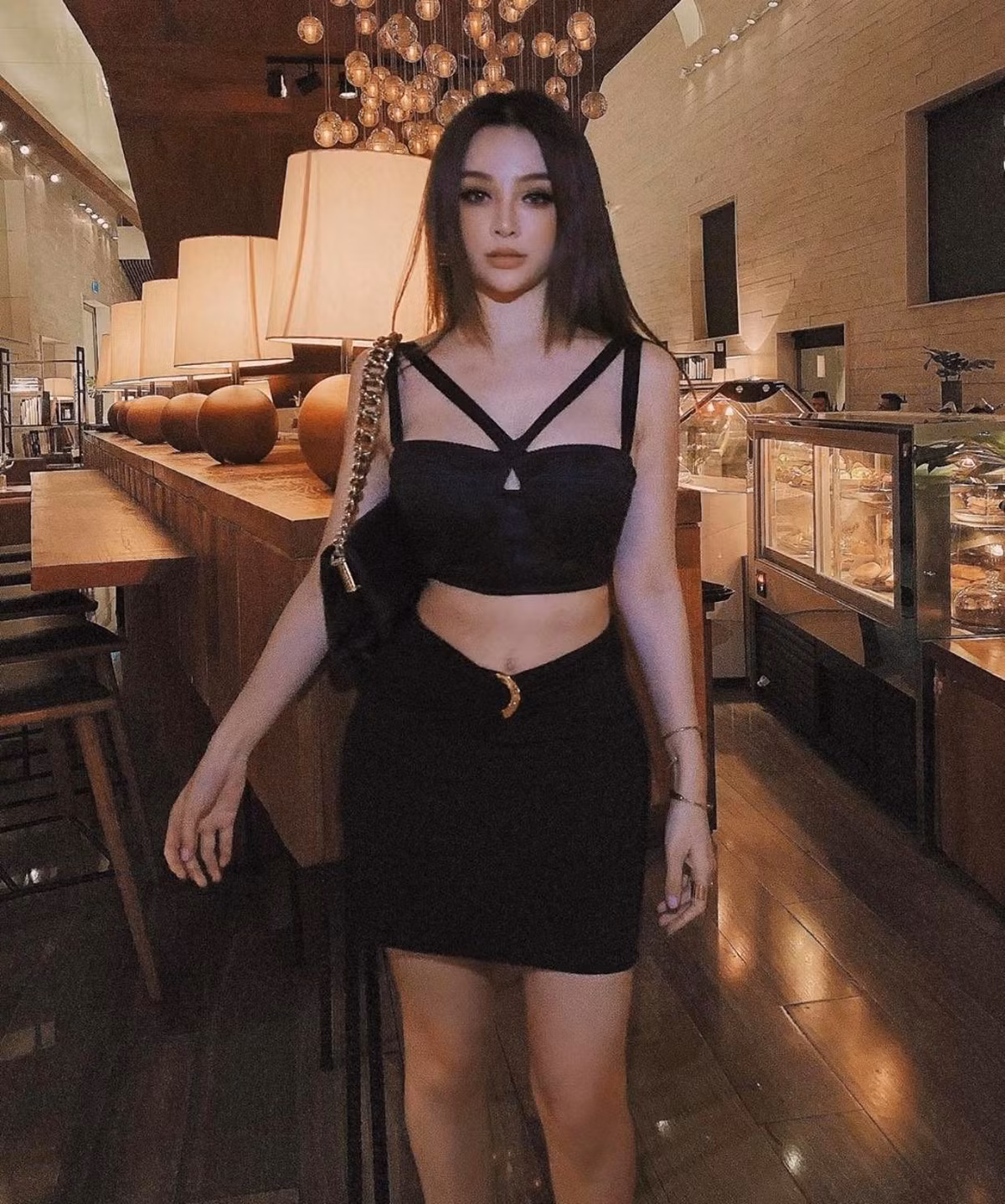 Dù có can thiệp công nghệ để có nhan sắc hoàn hảo hơn nhưng không vì thế mà Huyền lười tập luyện và có chế độ ăn kiêng khắt khe.