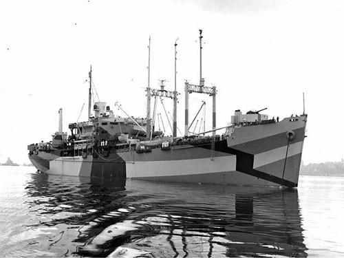 Ngoài Hải quân Anh ra, Mỹ cũng áp dụng kiểu sơn này cho các tàu của họ. Trong hình là USS George.