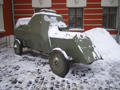 Chiếc Russo-Balt Type C, một chiếc xe nhận được những phản hồi tích cực từ những binh sỹ, tuy nhiên sự phát triển của thiết giáp trước chiến tranh đã chấm dứt tại đó. Một trong những lý do chính của điều đó là do cái chết bi thảm của M. Nakashidze vào năm 1906. Vì vậy vào lúc bắt đầu của Thế chiến thứ nhất, Nga chỉ có một đơn vị xe bọc thép chiến đấu – là đại đội ô tô vũ trang đầu tiên mà chủ yếu là sử dụng loại xe Russo – Balt Type C.