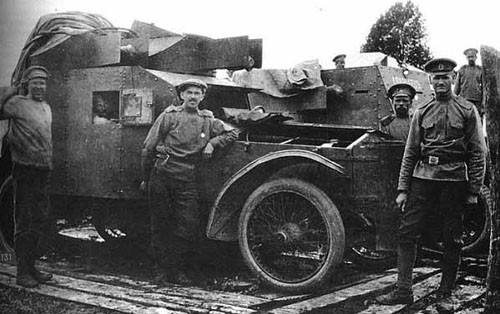 Xe bọc thép hạng nhẹ Armstrong Whitworth được thiết kế bởi nhà sản xuất Armstrong Whitworth của Anh. Ban đầu xe dựa trên khung gầm mẫu xe tải của công ty Charles Jarrott and Willian Letts của Anh nhưng sau đó thay đổi sang khung gầm xe Fiat.