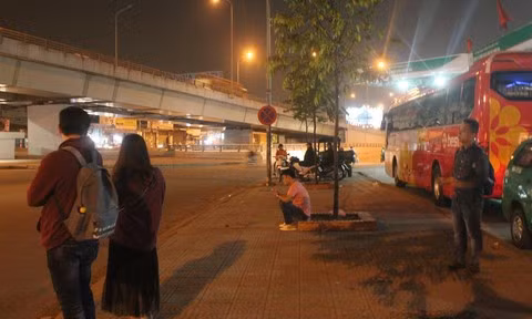 Xác định “ông trùm” ma túy này chỉ có thể ẩn náu ở các tỉnh lân cận, Thiếu tá Nguyễn Thanh Sang, Đội trưởng Đội CSMT Công an quận Hải Châu cử ngay một tổ trinh sát nữa hỗ trợ, đồng thời xác định Phương sẽ quay về lại Đà Nẵng bởi một số con nghiện đang rất thèm hàng trắng. (Ảnh minh họa, nguồn internet)