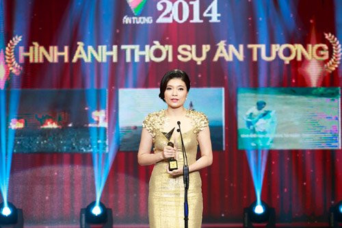 Hình ảnh nữ biên tập viên xinh đẹp với giọng nói truyền cảm đã đi vào lòng khán giả thường xuyên theo dõi chương trình Thời sự.