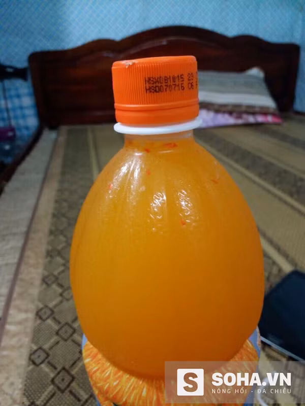 Chai nước chị Y. mua ghi rõ ngày sản xuất 8/10/2015 và hạn sử dụng 7/72016