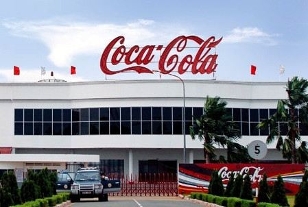 Nhiều nghi vấn cho rằng Coca Cola Việt Nam dùng chiêu bài “chuyển giá” hòng trốn khoản thuế khổng lồ của công ty này trong nhiều năm qua.
