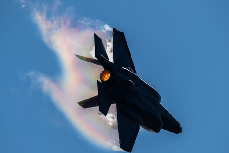 Quân đội Iraq cũng thông tin về một vụ không kích ở thành phố Kerbala, nơi linh thiêng với người Hồi giáo theo dòng Shiite.