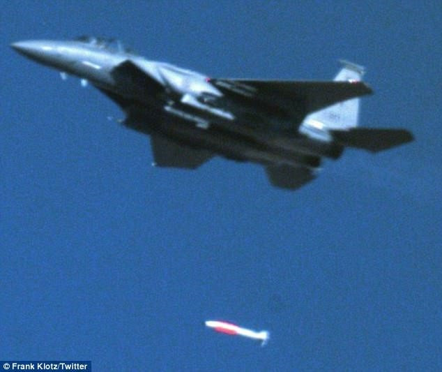 Theo nguồn tin này, hoạt động nghiên cứu, phát triển B61-12 diễn ra trong vài năm gần đây và nằm trong chương trình nâng hạn sử dụng một số loại vũ khí. Theo kế hoạch ban đầu, các cuộc thử nghiệm với B61-12 sẽ hoàn thành vào năm 2020 và sản xuất loạt ngay sau đó.