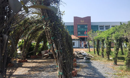 Tran tinh cua dai ta cong an bi ''phat'' vi ca phe Xin Chao-Hinh-2