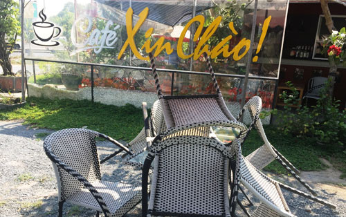 Chu quan ca phe Xin Chao: Cuoi ra nuoc mat vi qua mung!-Hinh-2