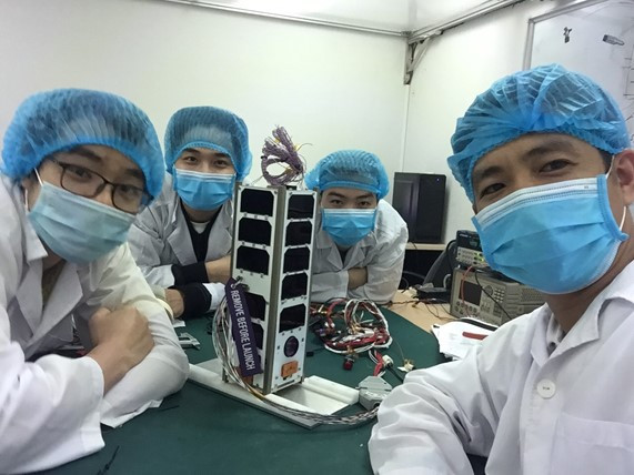Sau khi được chuyển giao, vệ tinh MicroSat Kit hỗ trợ đào tạo thực hành về thiết kế và chế tạo vệ tinh quan sát trái đất lớp micro cho sinh viên đại học, kỹ sư mới ra trường hoạt động trong lĩnh vực công nghệ, đặc biệt là công nghệ vũ trụ.
