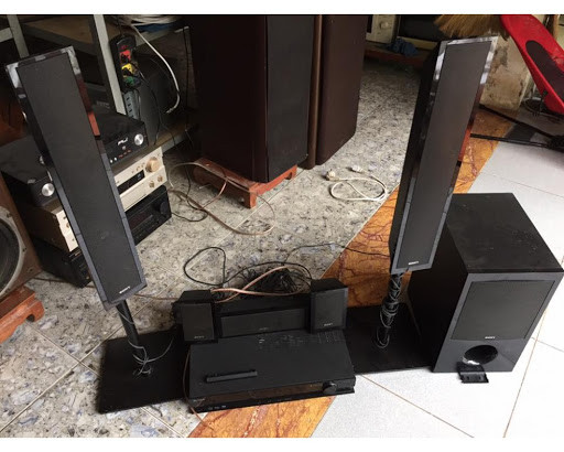 Hơn thế, đồ điện, điện tử ở trạng thái bình thường là an toàn, tuy nhiên khi cũ hỏng hay bị vỡ có thể là quả bom đe dọa cả gia đình.