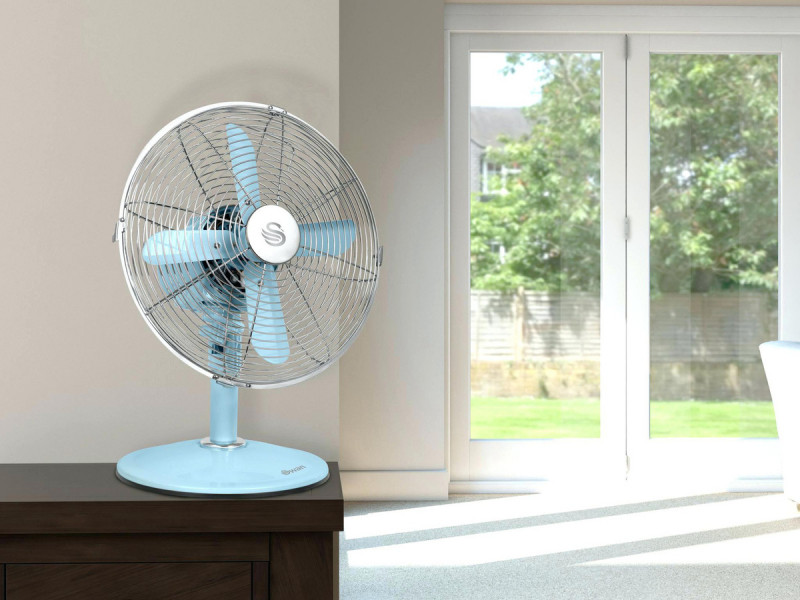 Tương tự, quạt không có tác dụng thậm chí còn gây tác dụng ngược. Hơi lạnh từ quạt thổi ra không những không làm bay hơi nước, ngược lại còn thổi thêm hơi lạnh vào khiến cho hơi nước ngưng kết, nước đọng lại nhiều hơn.