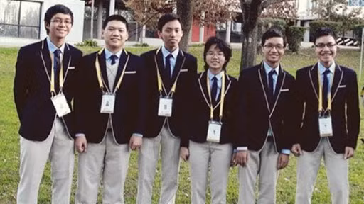 Soi bai giai toan kinh dien cua “cau be vang” tai Olympic toan quoc te-Hinh-8