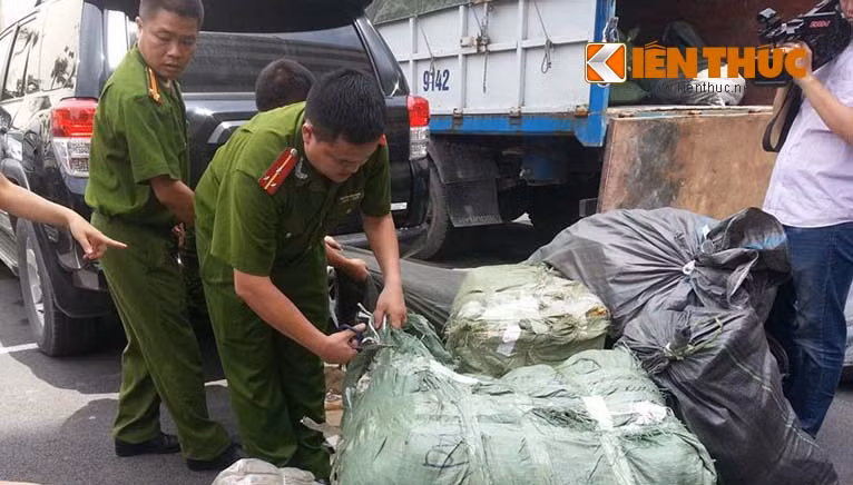 Hang nghin hang hieu Dior, Hermes nhai bi boc tran-Hinh-3