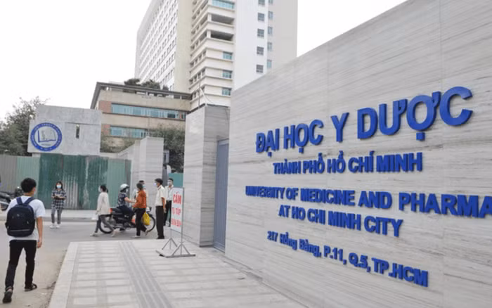 Cty Y te Tran va Trung trung goi mua sam vat tu cua DH Y Duoc TPHCM