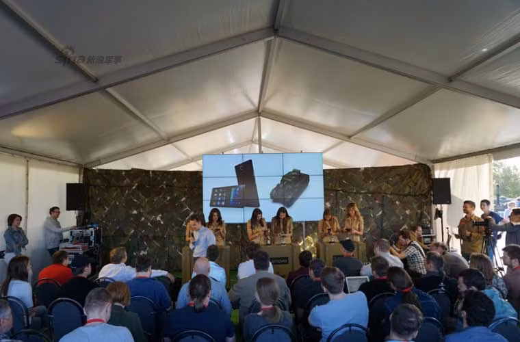 Bên trong khu vực giới thiệu mẫu điện thoại thông minh Lenovo P90.