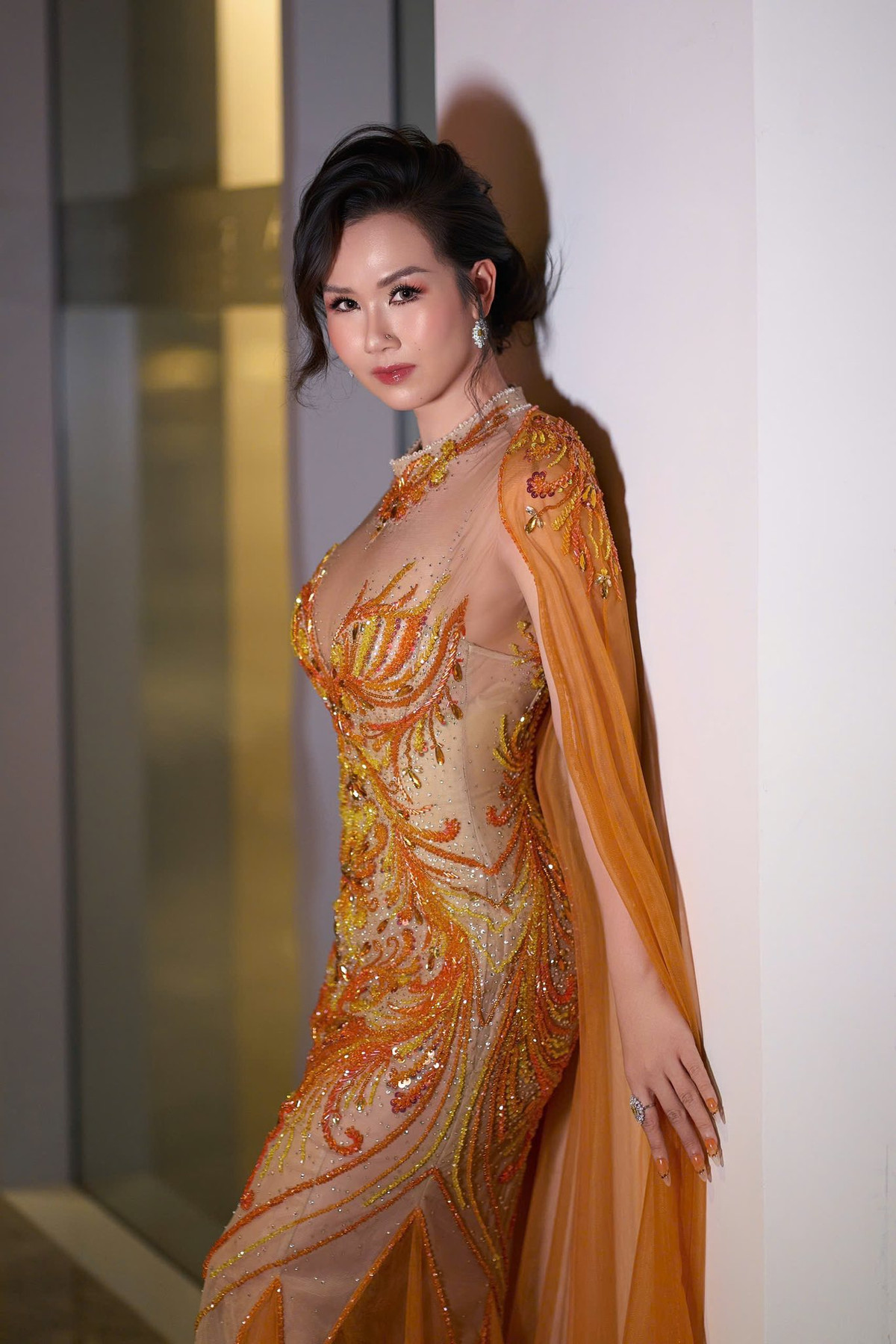 Vóc dáng sau sinh của Võ Hạ Trâm thon gọn, đặc biệt là vòng eo "con kiến" đáng mơ ước đã trở lại. Ảnh: FB Võ Hạ Trâm