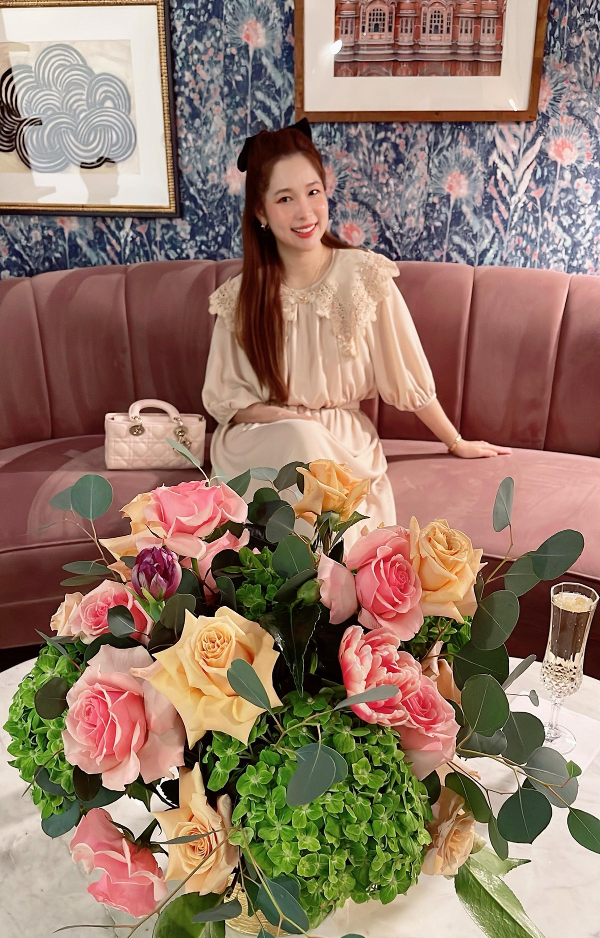 Duy Uyên cho biết chồng là người hiền lành, ít nói, yêu thương gia đình, luôn biết cách tạo bất ngờ cho vợ trong mỗi dịp kỷ niệm. Ảnh: FB Duy-uyen Nguyen