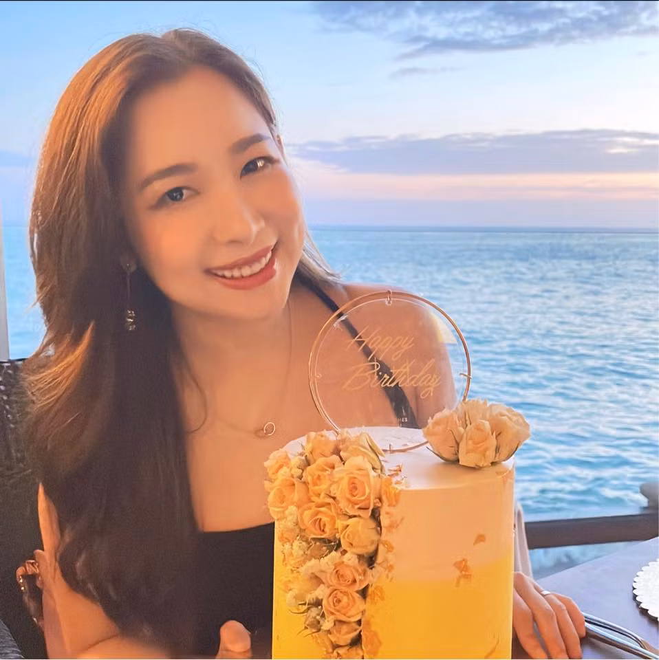 14 năm trôi qua, Duy Uyên đã có một cuộc sống hoàn toàn khác so với thời còn là ca sĩ. Dù không xuất hiện nhiều trên sân khấu, nhưng hình ảnh của cô vẫn để lại dấu ấn trong lòng khán giả. Ảnh: FB Duy-uyen Nguyen