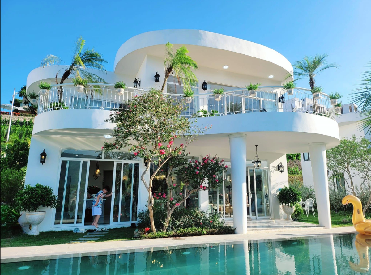 Mạnh Trường sở hữu căn biệt thự cao cấp tại Hòa Bình. Ảnh: FB Nguyen Manh Truong