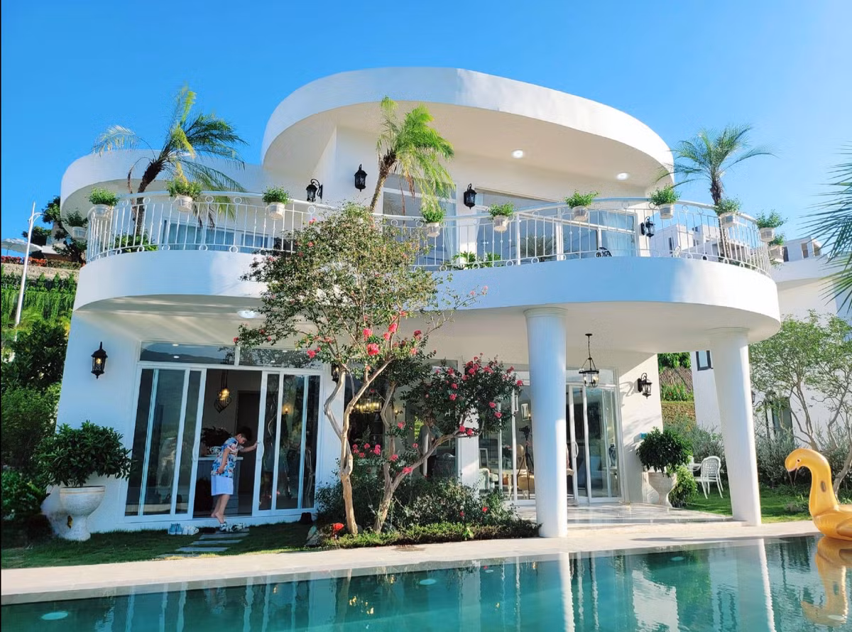 Mạnh Trường sở hữu căn biệt thự cao cấp tại Hòa Bình. Ảnh: FB Nguyen Manh Truong