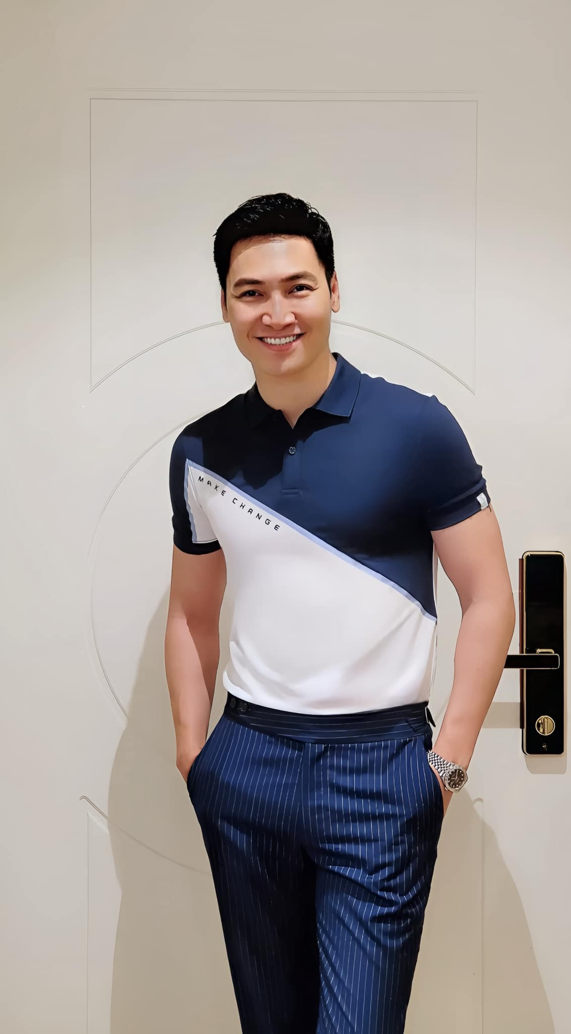 Ngoài căn hộ cao cấp, Mạnh Trường còn sở hữu chiếc xe hơi tiền tỷ. Ảnh: FB Nguyen Manh Truong