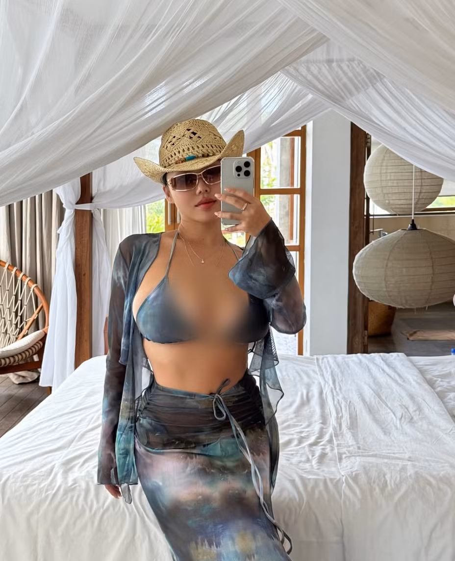 Những hình ảnh của Lee Yumin đã phá vỡ định kiến về cái đẹp, chứng minh rằng phụ nữ không cần phải có thân hình mảnh mai mới được diện bikini.