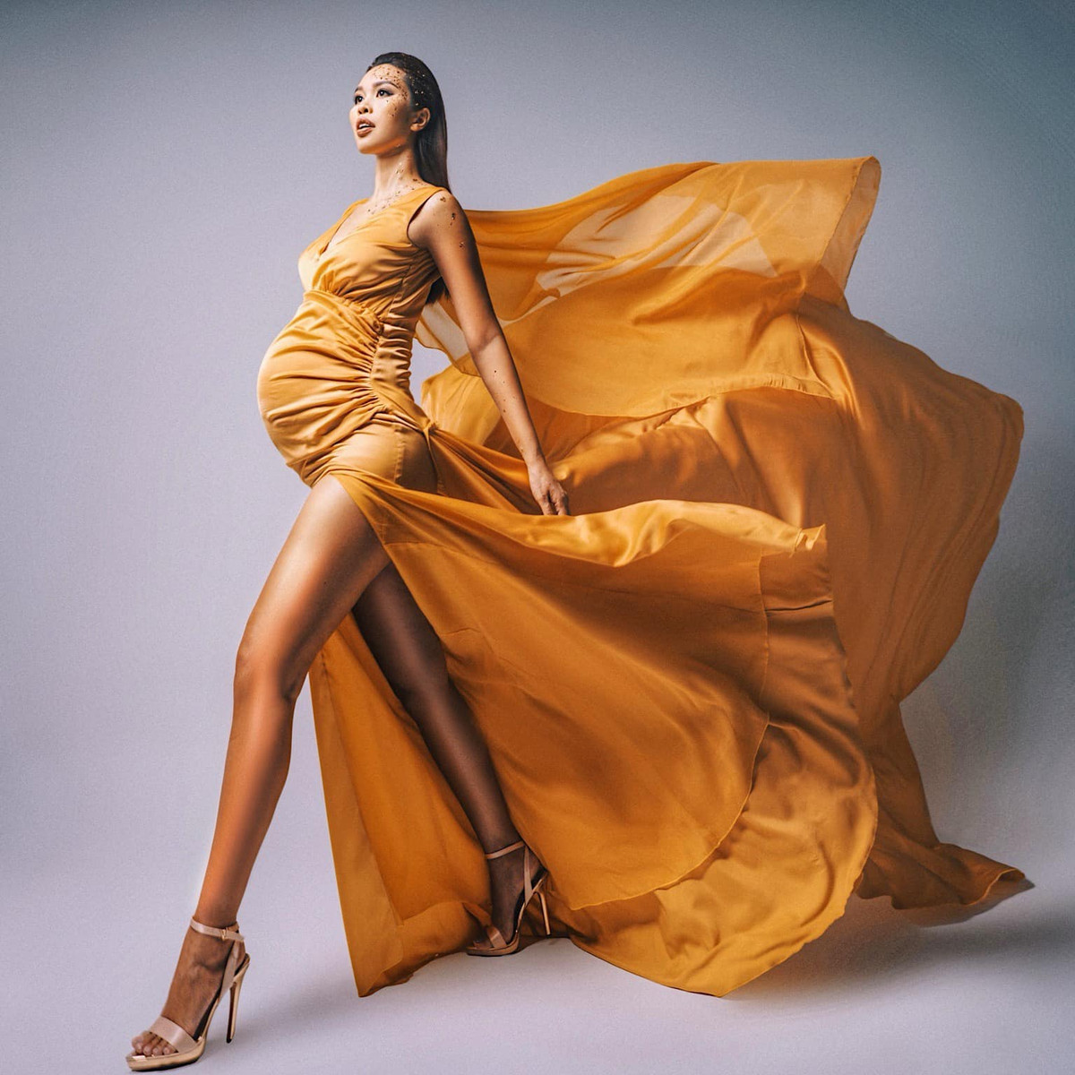 Siêu mẫu Hà Anh cũng là mỹ nhân Việt mang bầu nhưng vô cùng quyến rũ, gợi cảm dù bụng bầu vượt mặt. Ảnh: FB Ha Anh Vu