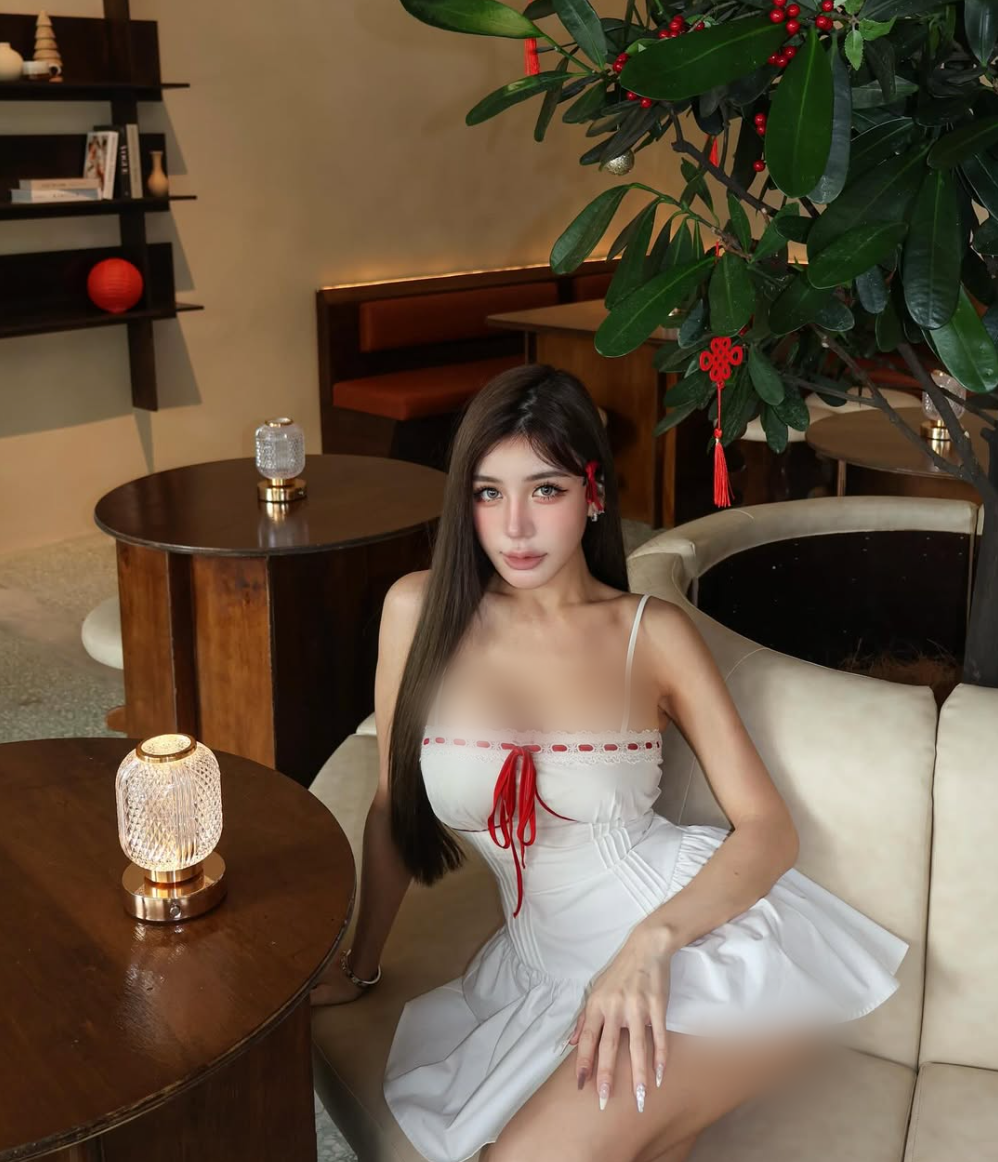 Sở hữu gương mặt khả ái, vóc dáng quyến rũ, mỹ nhân này nhanh chóng chiếm được cảm tình của đông đảo người hâm mộ.