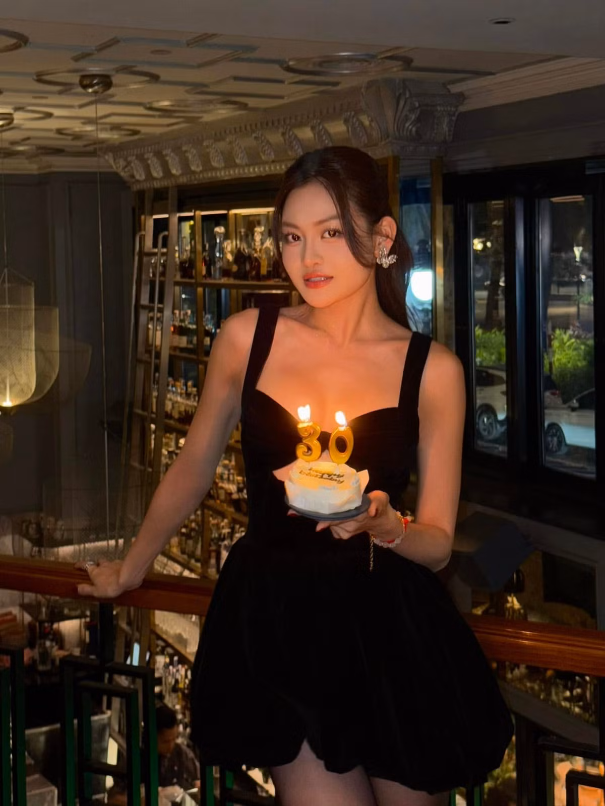 Diễn viên Thuỳ Anh rạng rỡ đón sinh nhật tuổi 30. Ảnh: FB Thuỳ Anh